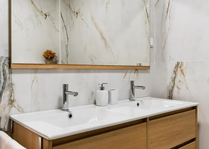 Pointsurprise House 2 Apartment